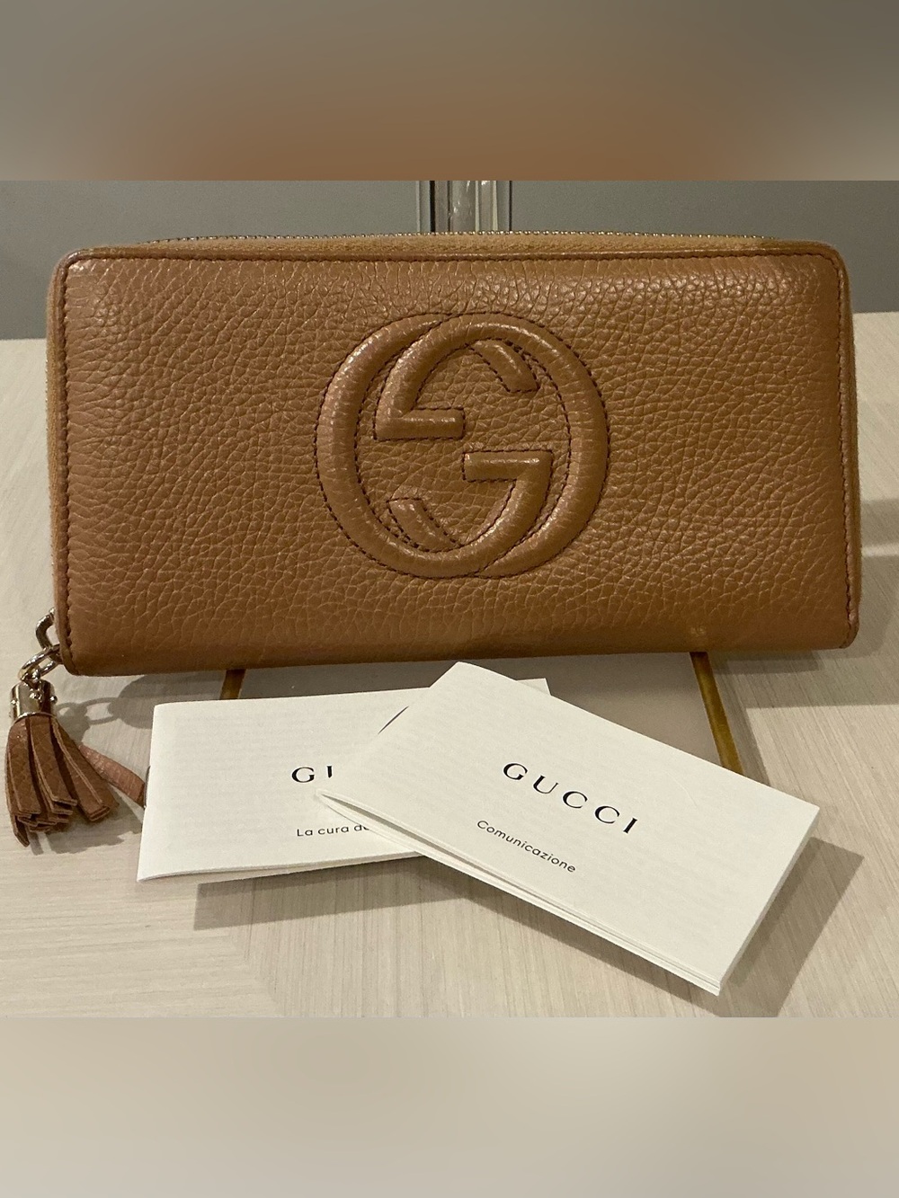 Authentic GUCCI Soho Zip Around Long Wallet Tan Pebbled Leather GG Tassel+Papers